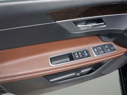 Used 2018 Jaguar XF R-Sport image 27