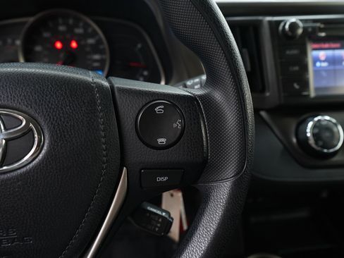 Used 2015 Toyota RAV4 LE image 19