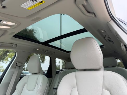 Certified 2024 Volvo XC60 B5 Plus image 25