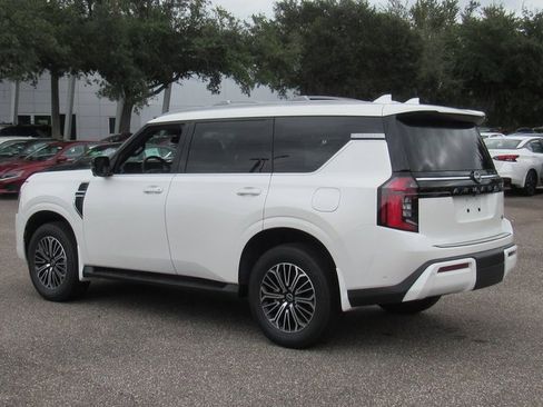 New 2026 Nissan Armada SL w/ Captain's Chari Seat Package image 7