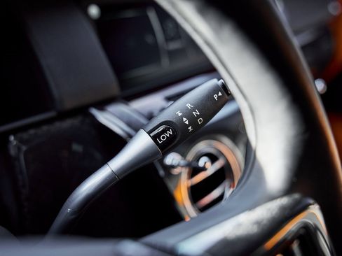 Used 2022 Rolls-Royce Cullinan Black Badge w/ Dark Exterior Package image 57