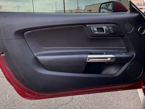 Used 2019 Ford Mustang Coupe w/ Ecoboost Performance Package image 18