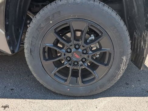 Used 2025 Toyota Tundra Platinum w/ TRD Off-Road Package AWD/4WD image 11