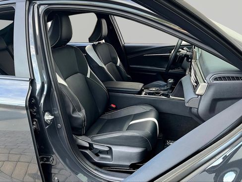 Used 2025 Toyota Camry SE image 27