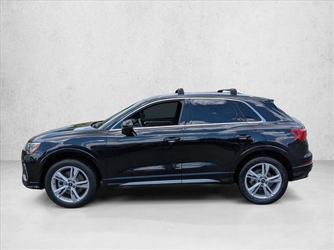 Used 2022 Audi Q3 2.0T Premium w/ Convenience Package AWD/4WD image 9