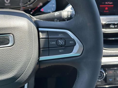 Used 2024 Jeep Compass Latitude AWD/4WD image 23