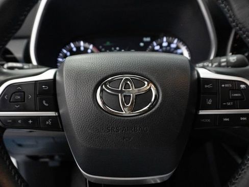 Used 2024 Toyota Highlander XSE image 25