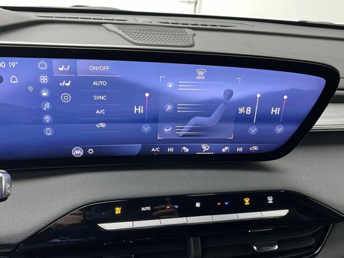 New 2026 Buick Enclave Preferred w/ LPO, Floor Liner Package image 20