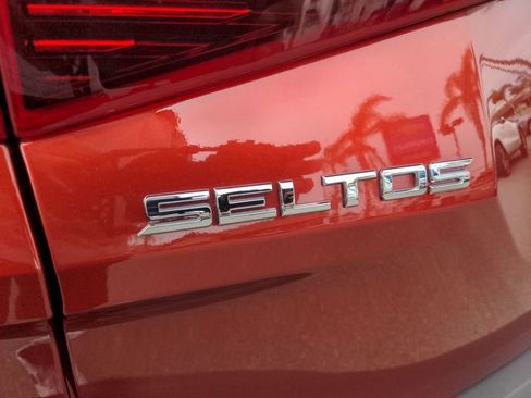 Used 2021 Kia Seltos S image 27