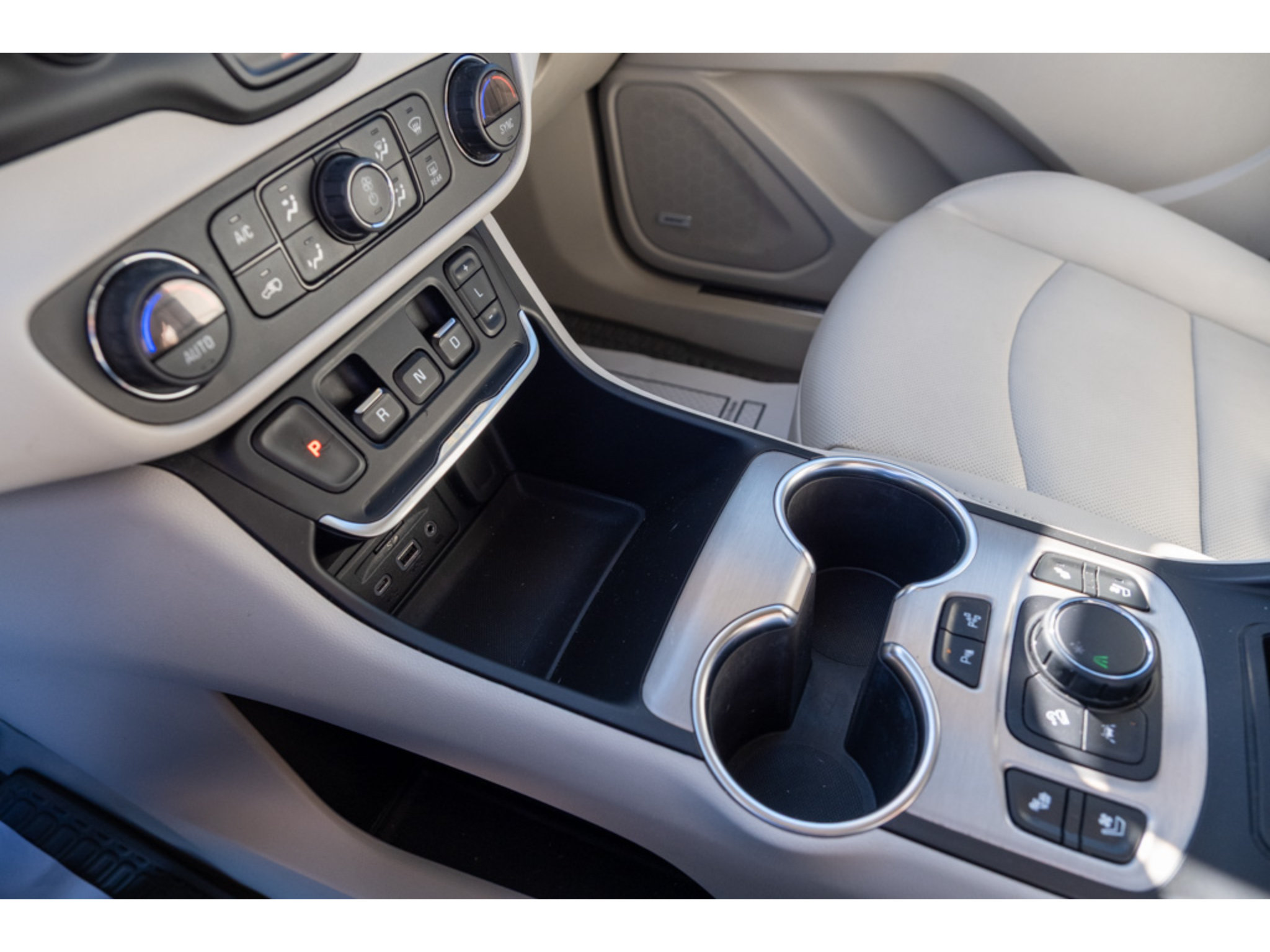 Used 2019 GMC Terrain Denali w/ Advanced Safety Package FWD image 25