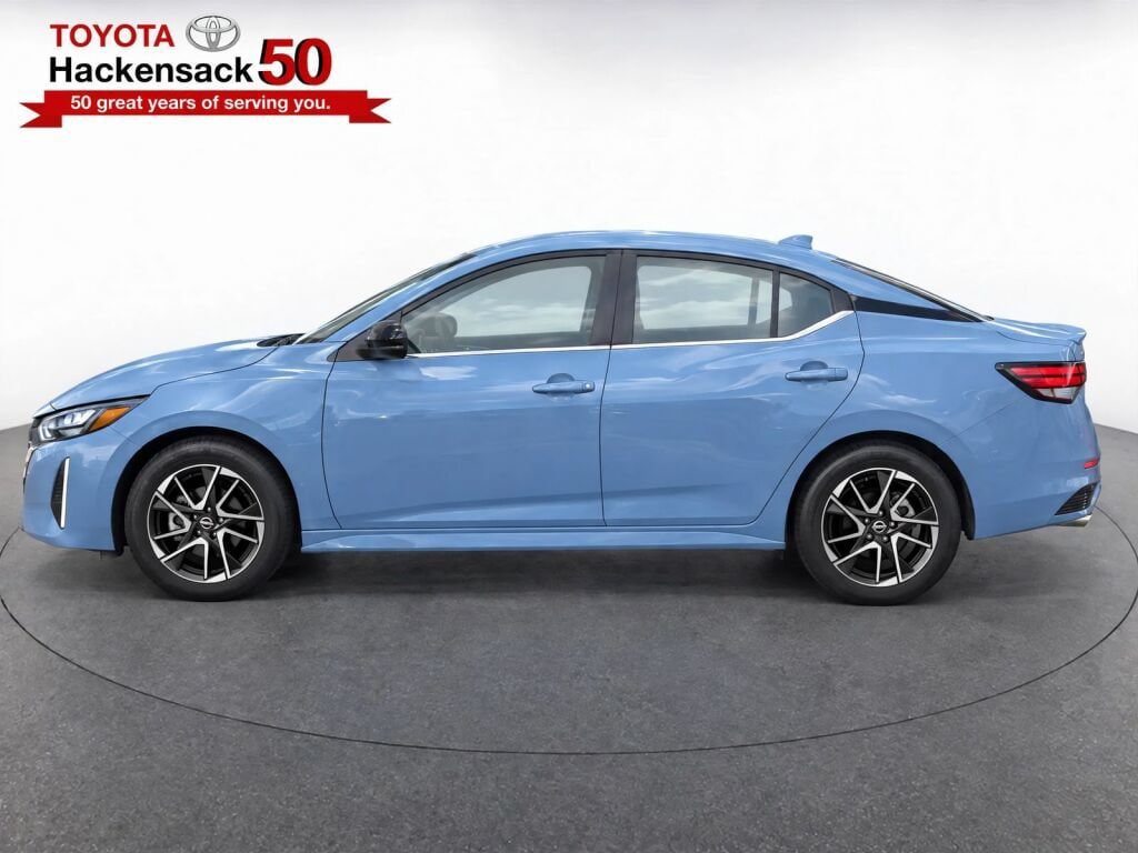 Used 2024 Nissan Sentra SR FWD image 6