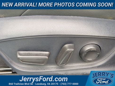 Used 2024 Toyota Tacoma TRD Off-Road w/ TRD Off Road Premium Package AWD/4WD image 33