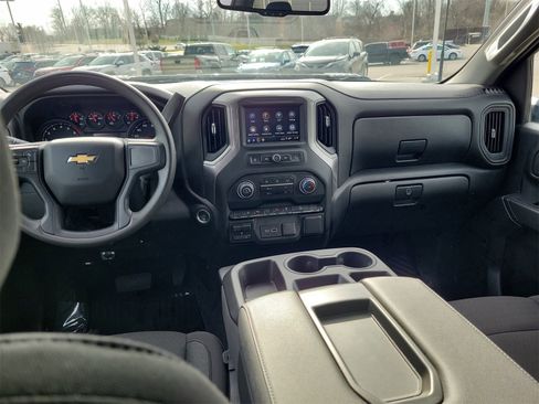 Used 2024 Chevrolet Silverado 2500 Custom w/ Custom Value Package image 10