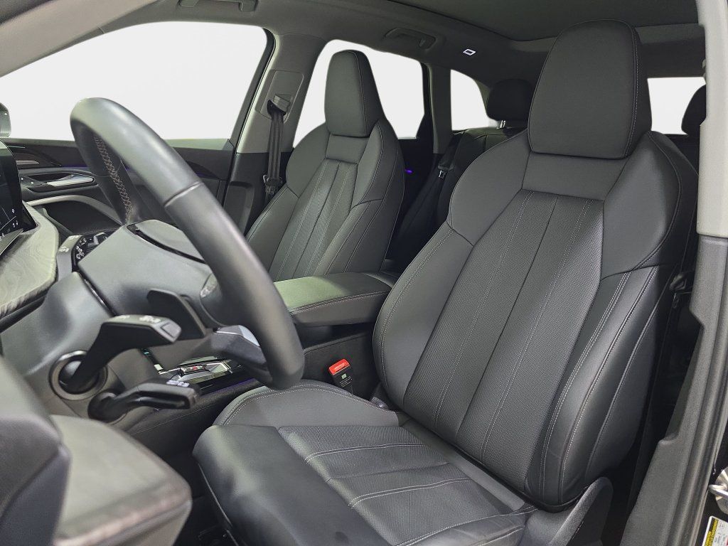 Used 2025 Audi Q5 Premium Plus w/ Premium Plus AWD/4WD image 18