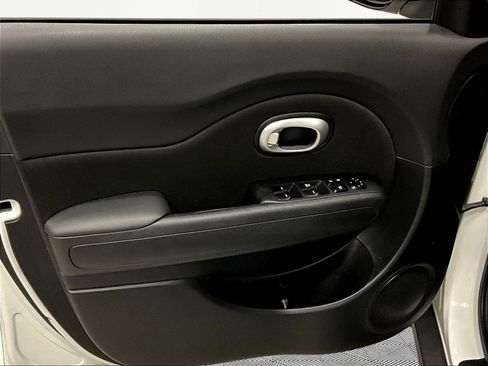 Used 2016 Kia Soul FWD image 20