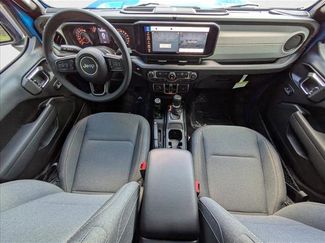 New 2025 Jeep Gladiator Sport video 3