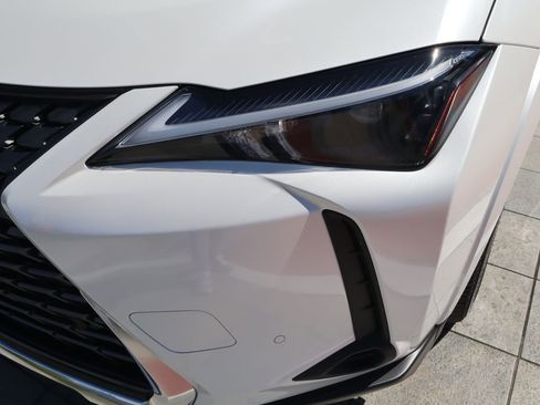 New 2026 Lexus UX 300h FWD image 18
