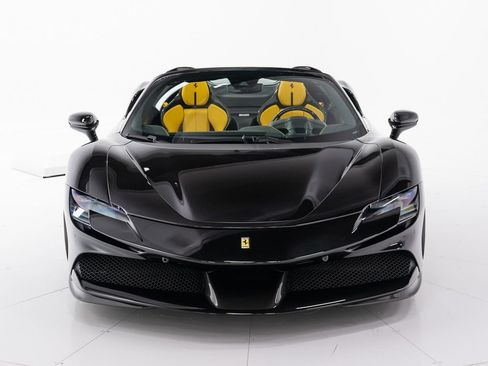 Used 2022 Ferrari SF90 Spider AWD/4WD image 8