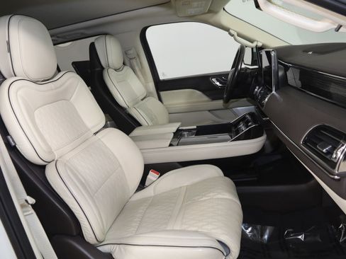 Used 2020 Lincoln Navigator Black Label AWD/4WD image 12