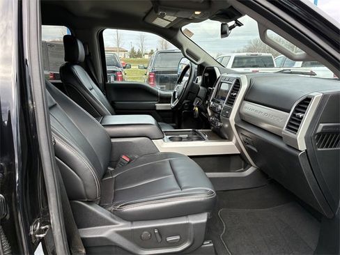 Used 2020 Ford F350 Lariat w/ Chrome Package image 17