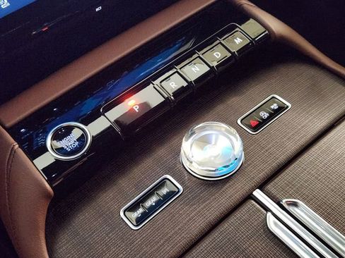 Used 2025 Lincoln Navigator Reserve image 20