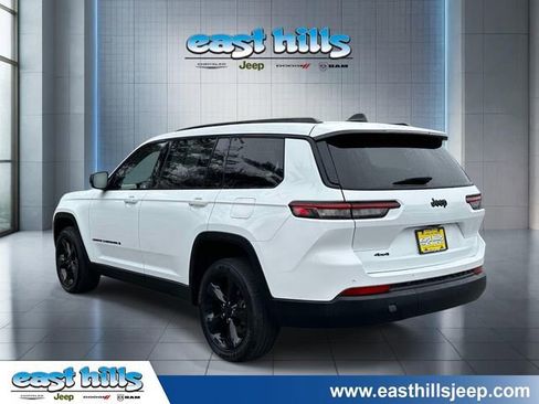 Certified 2023 Jeep Grand Cherokee L Laredo AWD/4WD image 5
