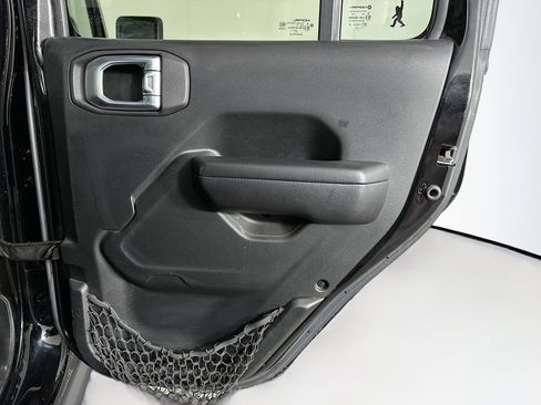 Used 2021 Jeep Gladiator Sport image 28