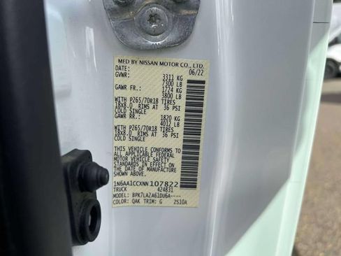 Used 2022 Nissan Titan S AWD/4WD image 15