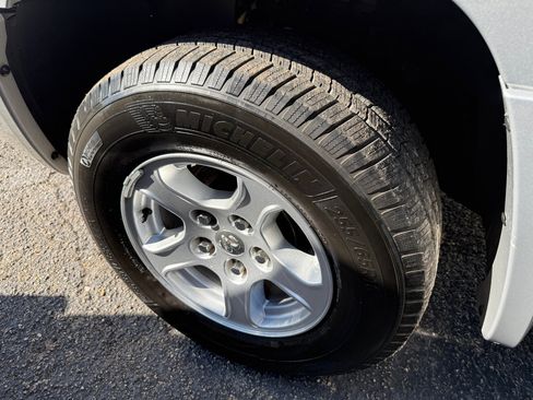 Used 2006 Dodge Dakota SLT image 32