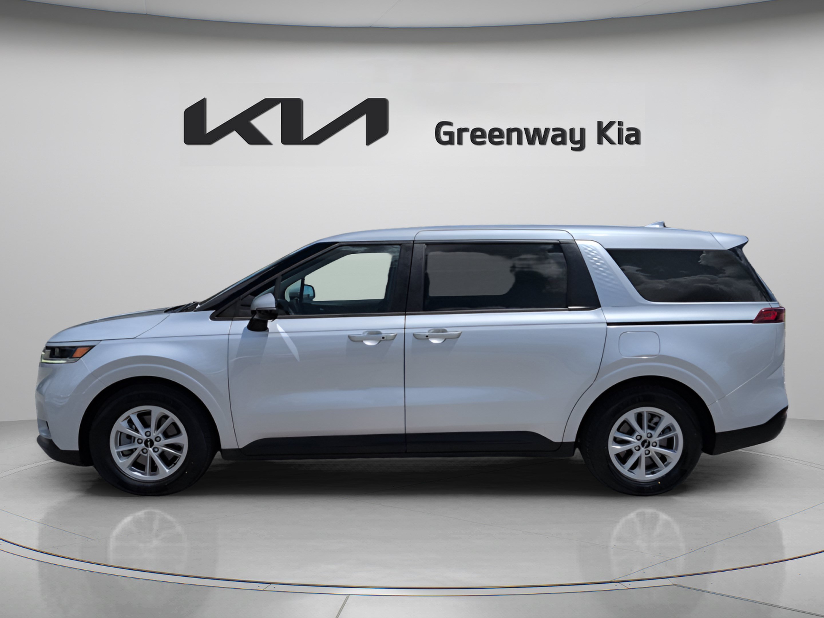 Used 2023 Kia Carnival LX FWD image 9