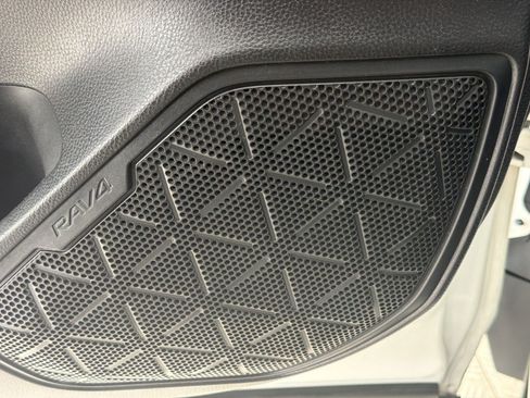 Used 2021 Toyota RAV4 LE FWD image 23
