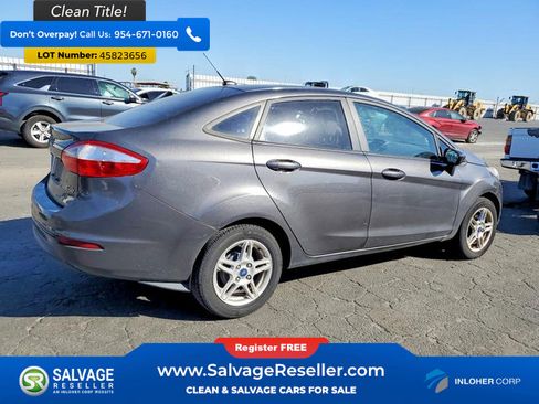 Used 2017 Ford Fiesta SE image 4