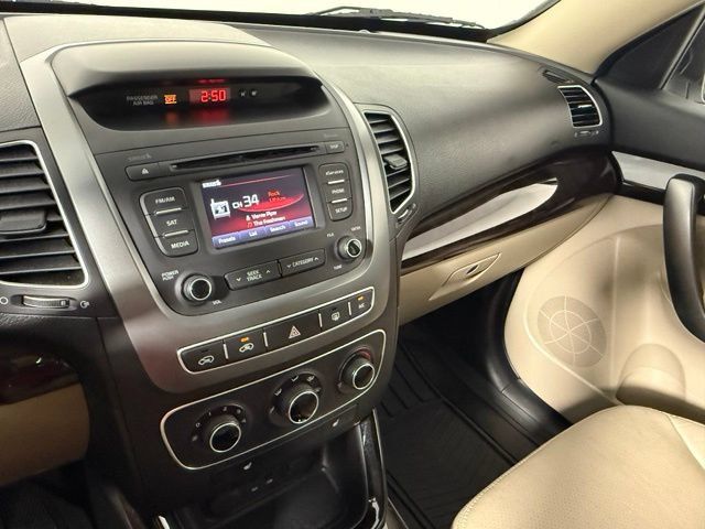 Used 2015 Kia Sorento LX FWD image 25