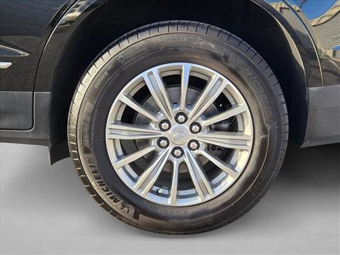 Used 2017 Cadillac XT5 Luxury w/ Driver Awareness Package image 23