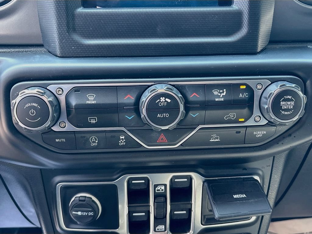 Used 2022 Jeep Gladiator Sport AWD/4WD image 16
