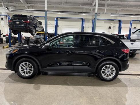 Used 2022 Ford Escape SE w/ Convenience Package AWD/4WD image 2