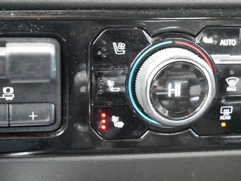 Used 2022 Chevrolet Silverado 1500 LTZ w/ Technology Package image 18