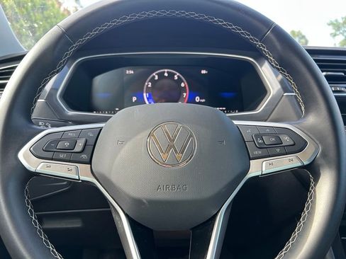 Used 2024 Volkswagen Tiguan SE FWD image 24