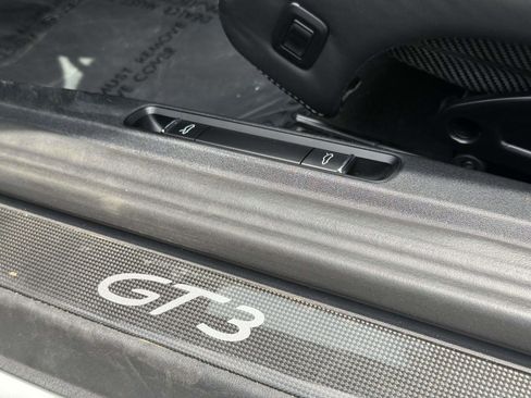 Used 2018 Porsche 911 GT3 RWD image 31