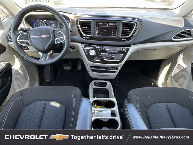 Used 2022 Chrysler Voyager LX FWD image 10