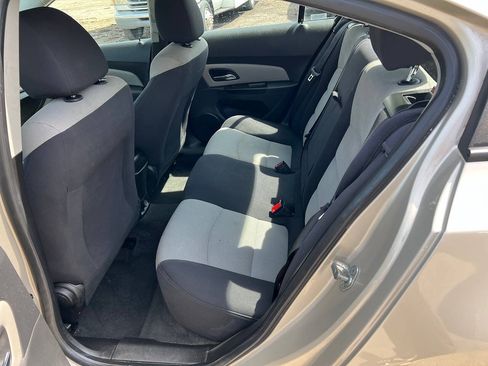 Used 2013 Chevrolet Cruze LS FWD image 3