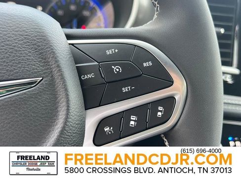 New 2026 Chrysler Pacifica Select image 12