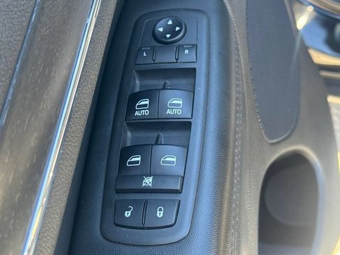 Used 2018 Jeep Grand Cherokee Limited AWD/4WD image 28
