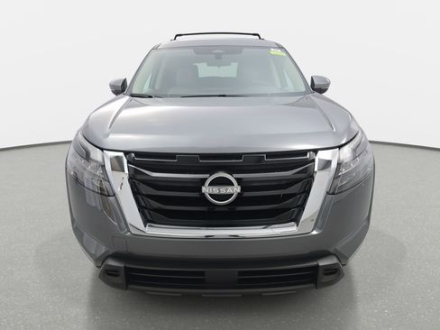 New 2025 Nissan Pathfinder SV image 2