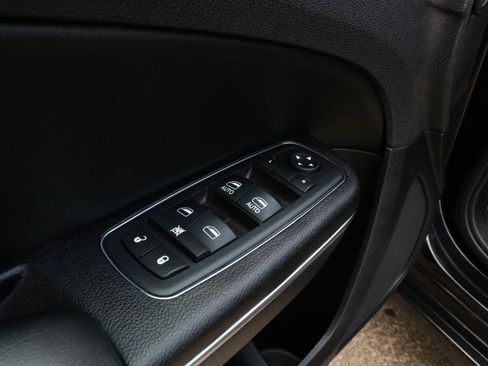 Used 2011 Chrysler 300 C AWD/4WD image 20