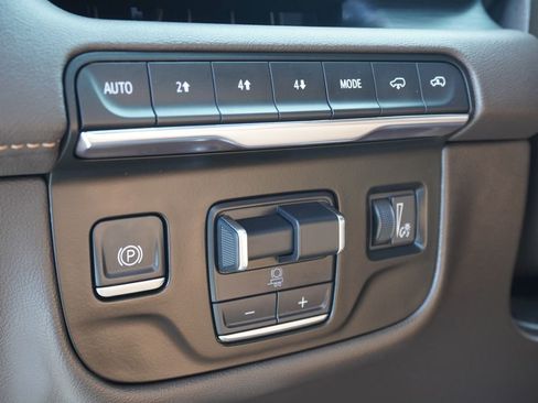 Certified 2023 Cadillac Escalade Premium Luxury w/ Performance Package image 18