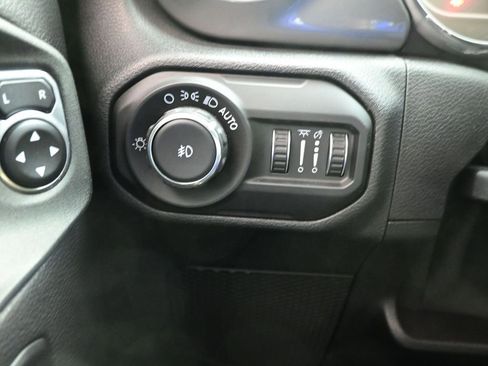 Used 2021 Jeep Wrangler Unlimited Sahara image 18