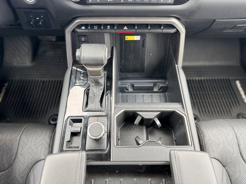 Used 2022 Toyota Tundra Limited image 18