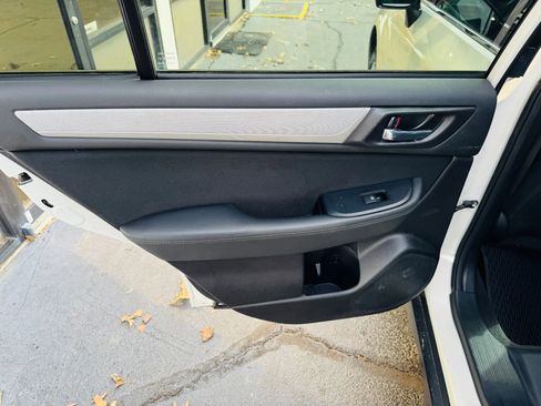 Used 2016 Subaru Outback 2.5i Premium image 13