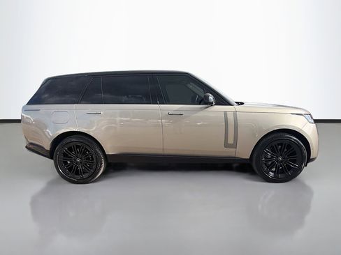 Used 2024 Land Rover Range Rover Long Wheelbase SE image 6